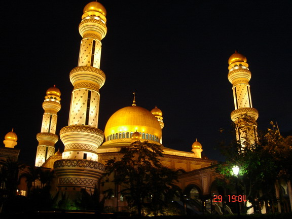 http://assunnahsurabaya.files.wordpress.com/2007/11/masjid1.jpg